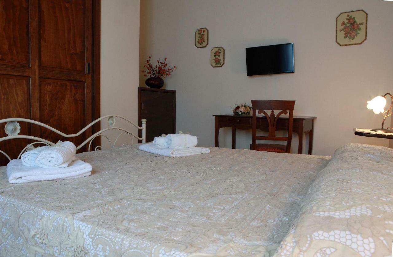 Donna Concetta Casa Vacanze Felline Екстериор снимка