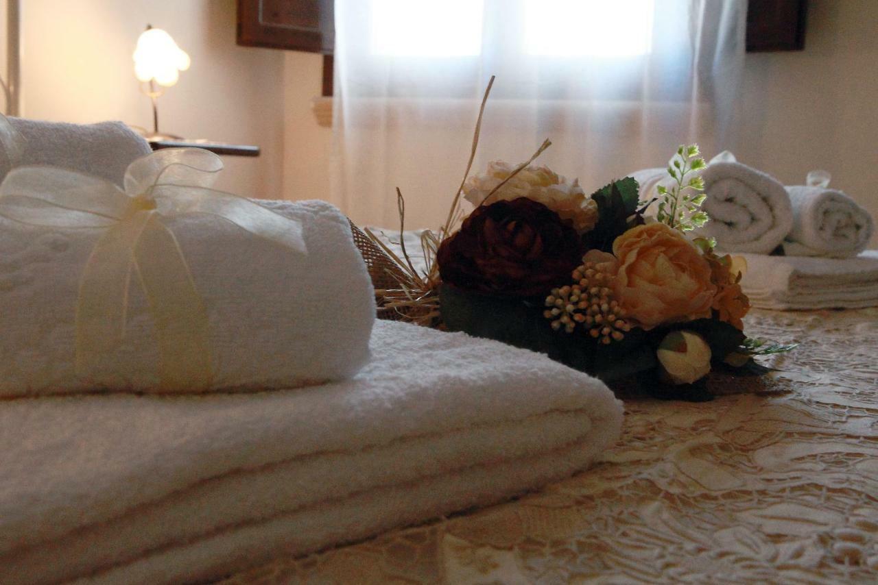 Donna Concetta Casa Vacanze Felline Екстериор снимка